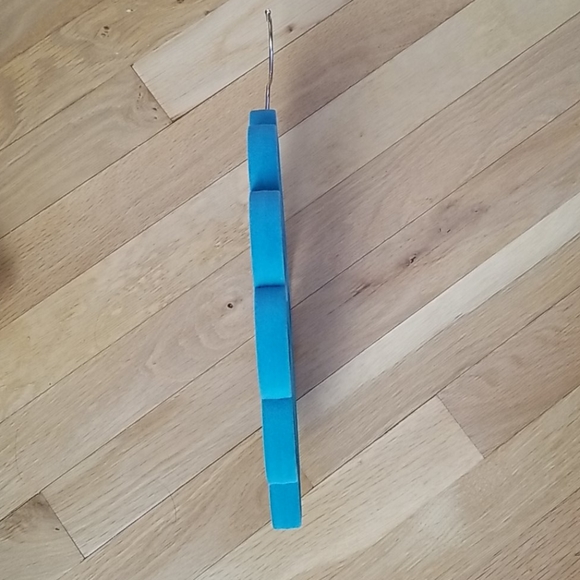 Flower Scarf Hanger - Picture 2 of 2